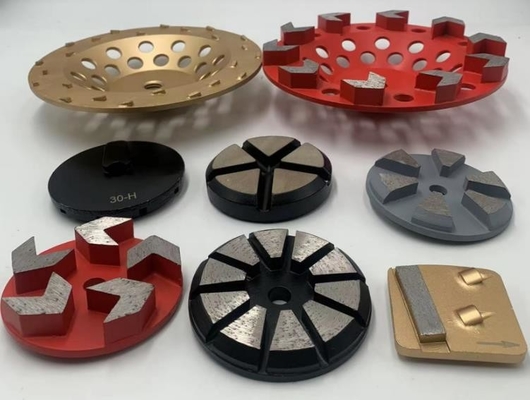 Husqvarna Redi-Lock Compatible Segmentos de flechas de 3' 5S Metal Bonded Pucks de molienda de diamantes para molienda áspera de diferentes pisos de hormigón de dureza