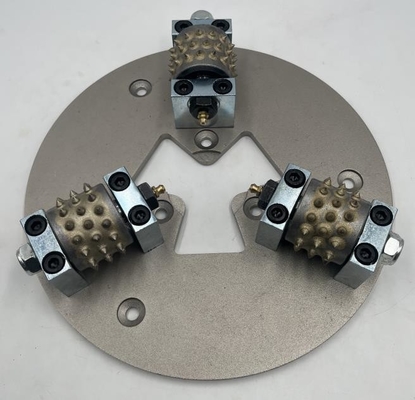 270mm HTC Grinders de suelo Placas de martillo de arbusto con rodillos triples para la preparación del suelo Eliminación de revestimiento exponer gran agregado de piedra acabados antideslizantes
